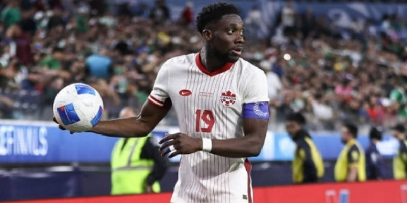 Alphonso Davies Tỏa Sáng Tại Vòng Chung Kết Bóng Đá