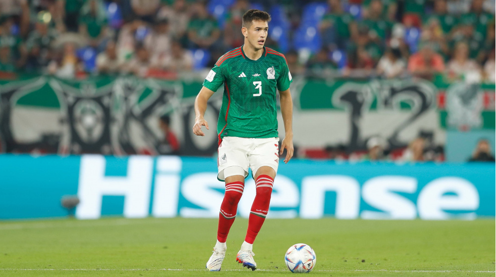 Cesar Montes - Hành Trình Khẳng Định Vị Thế Trung Vệ Mexico
