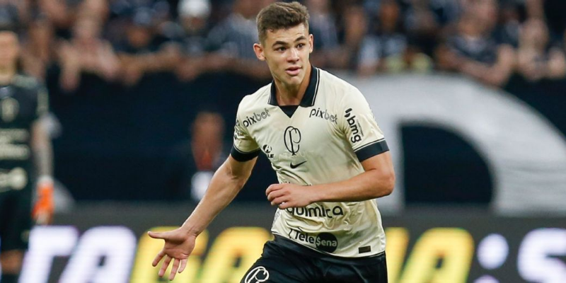 Gabriel Moscardo future midfield anchor of Brazilian football